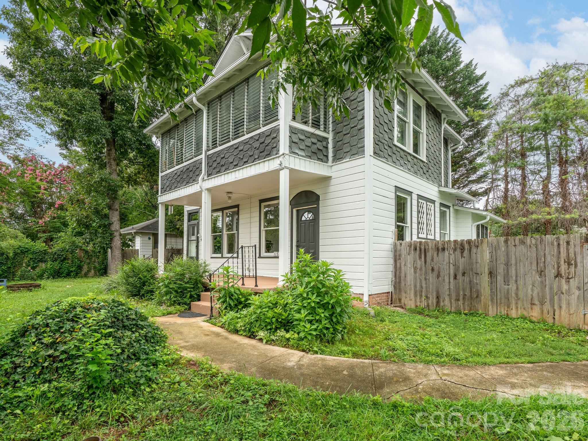 111-113 Stewart Street, Hendersonville