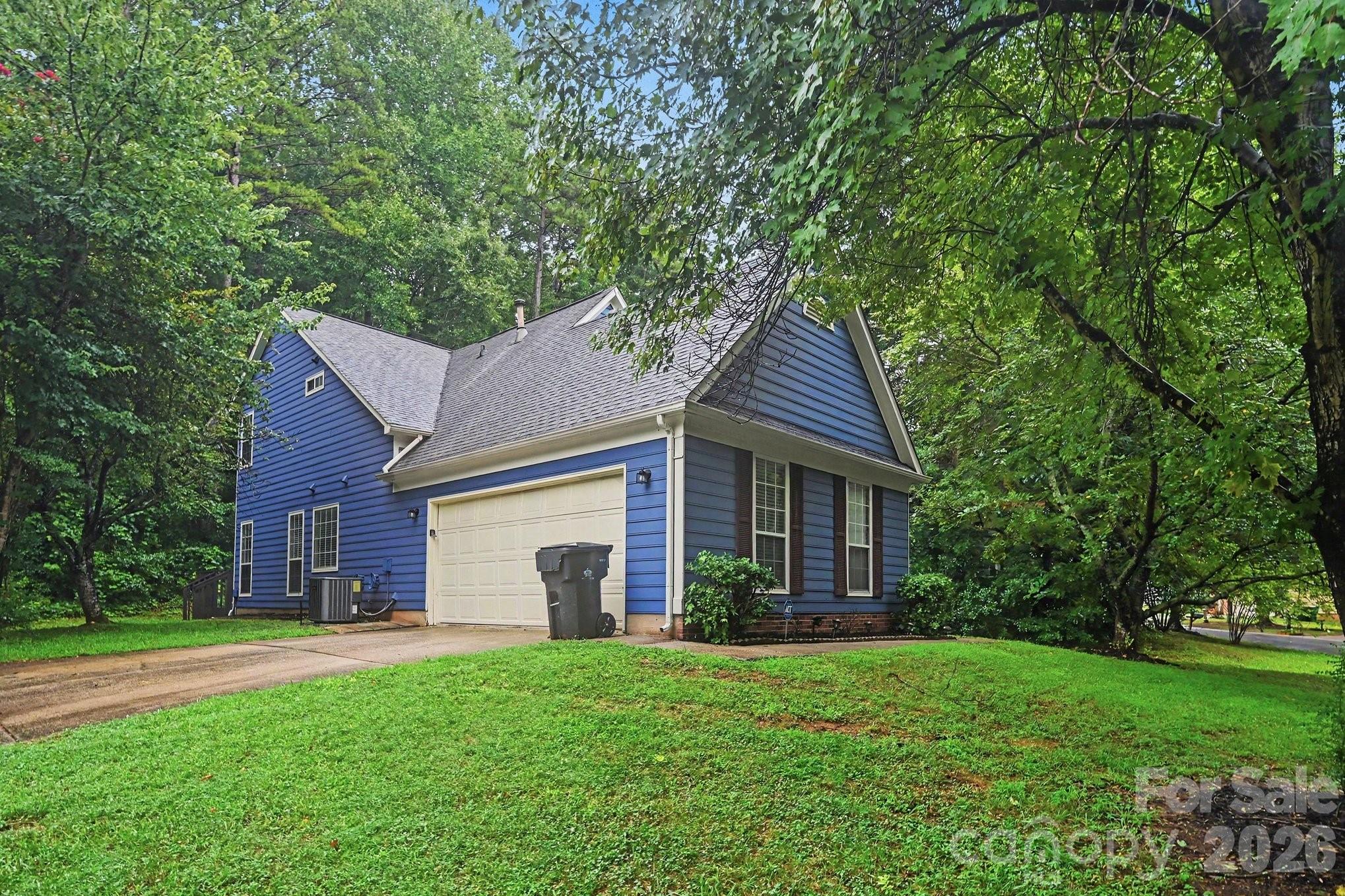 8722 Woodhill Manor Court