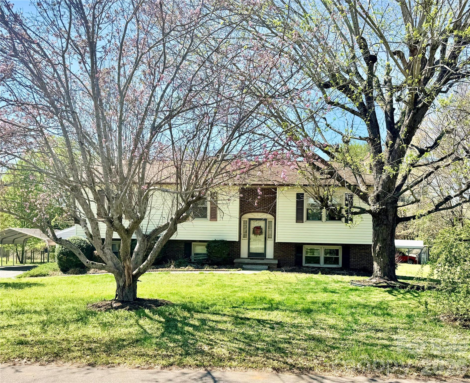 2570 Raintree Street property