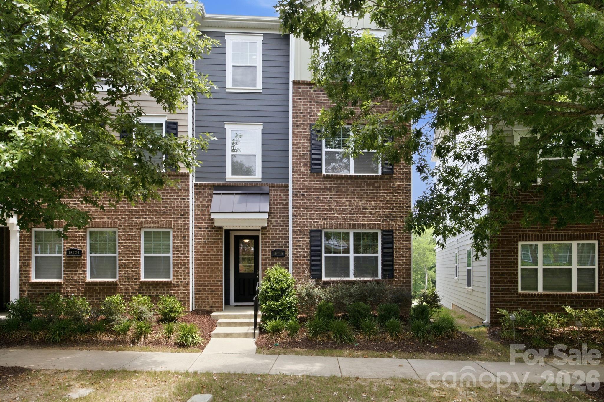 16716 Summers Walk Boulevard property