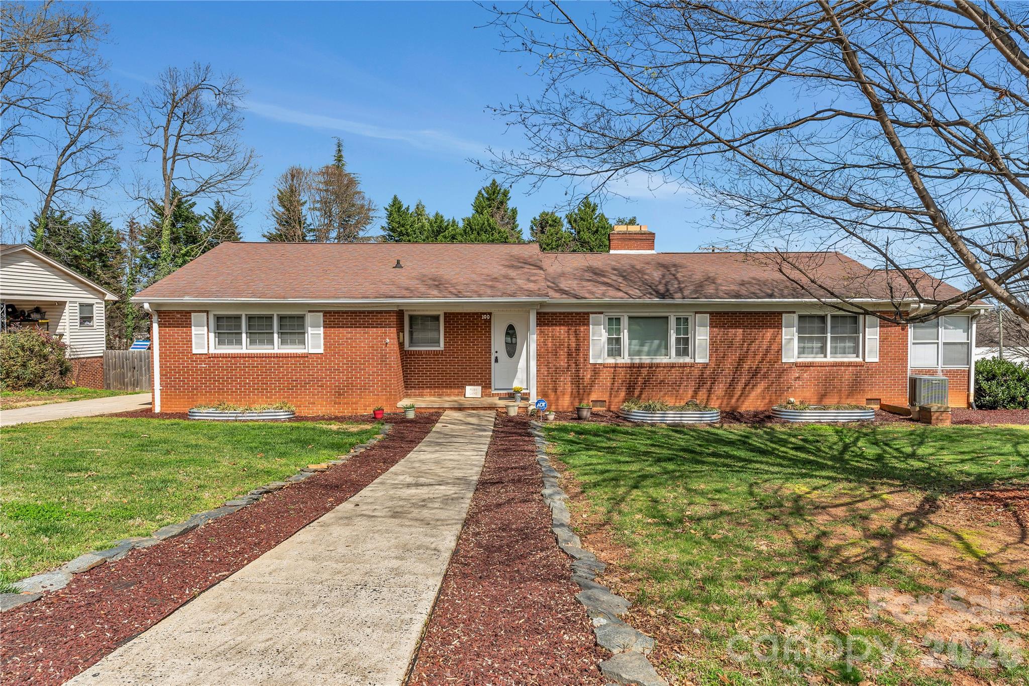 100 Ruby Lane