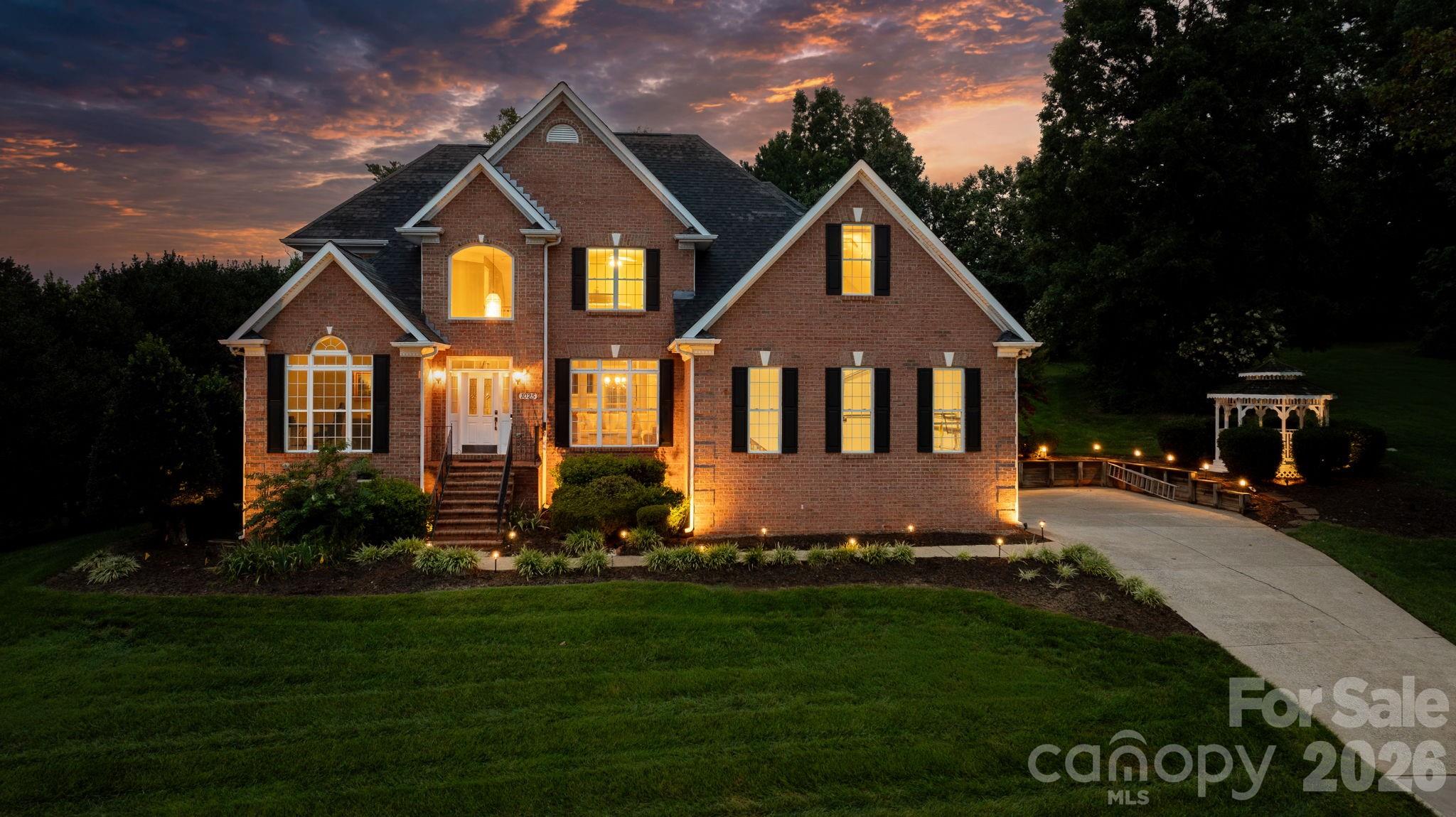 1025 Shore Drive, Hickory