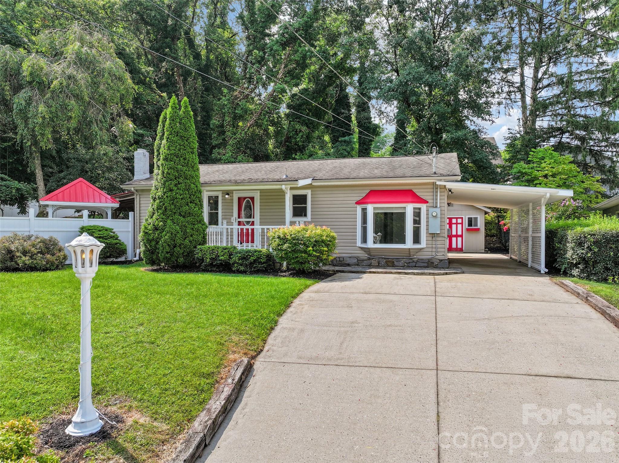 151 Meadow Street, Waynesville