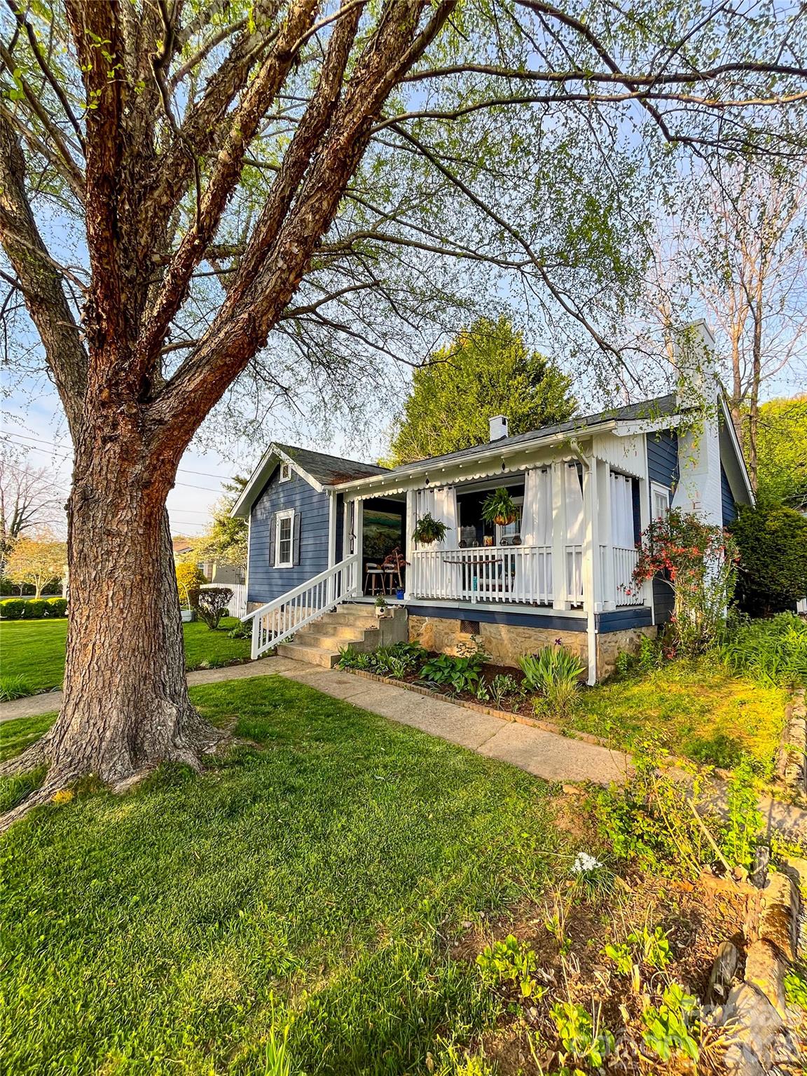 271 Brook Street, Waynesville