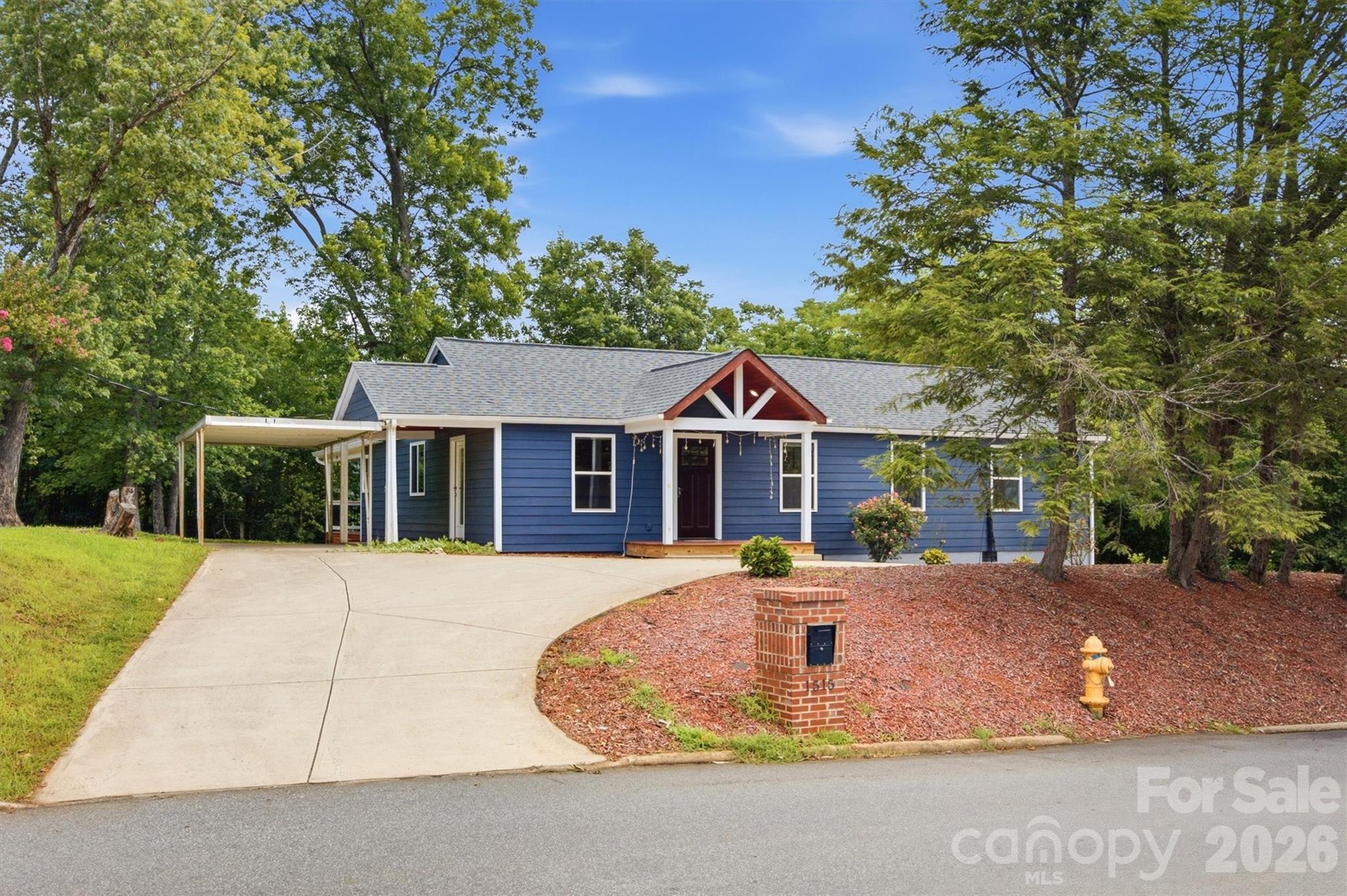1515 Berkley Street, Lenoir