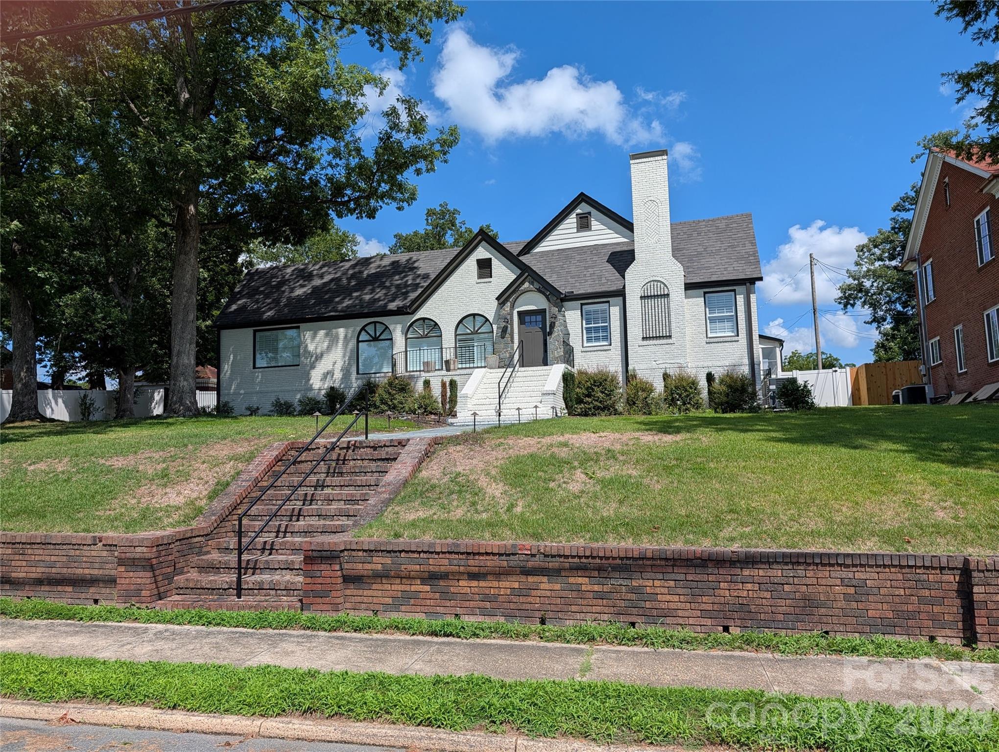 276 4th Street