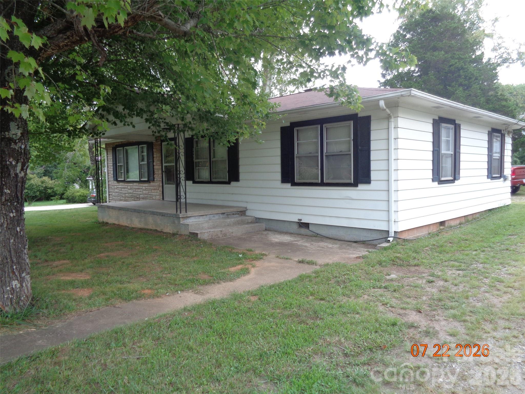 3181 & 3177 Morganton Boulevard, Lenoir