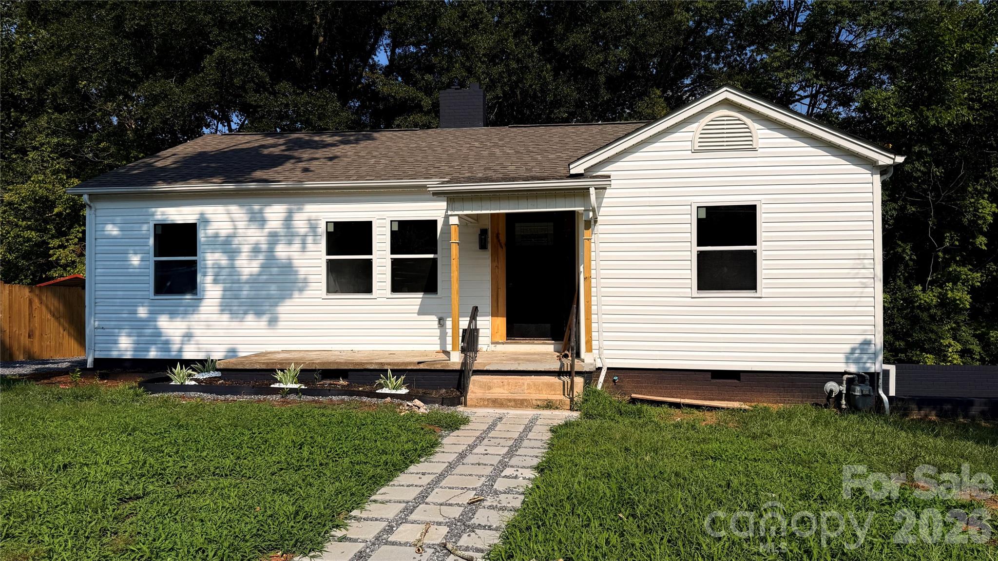 521 Gold Street property