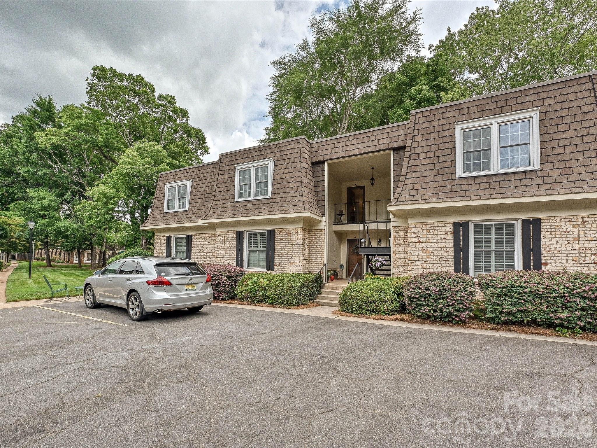 2233 Rexford Road
