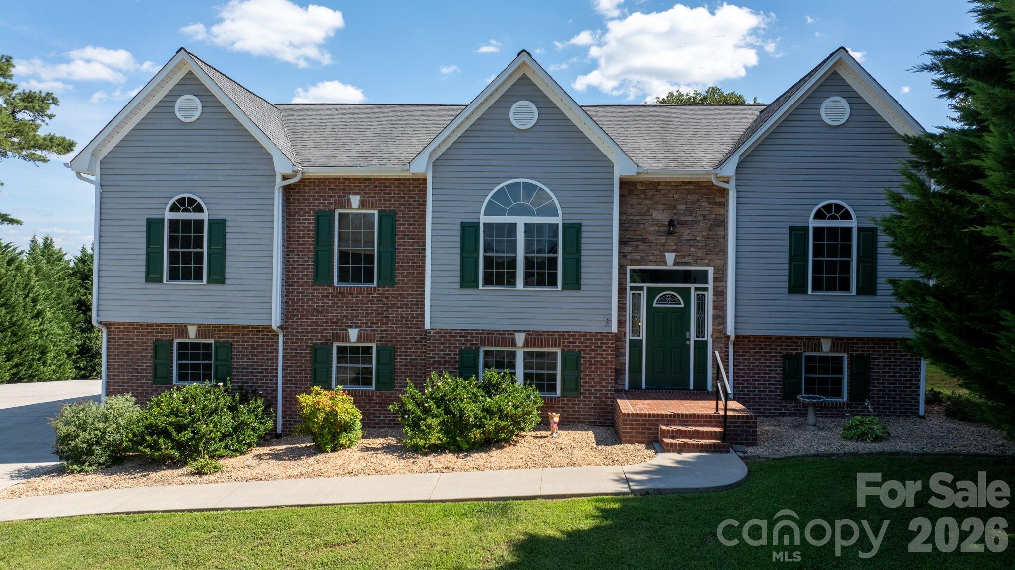 5395 Stonegate Farm Drive, Granite Falls