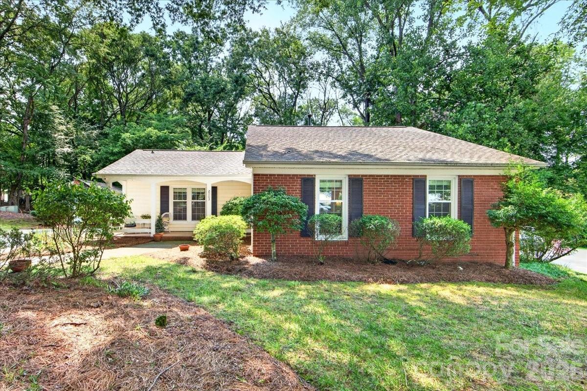 2703 Bremer Court