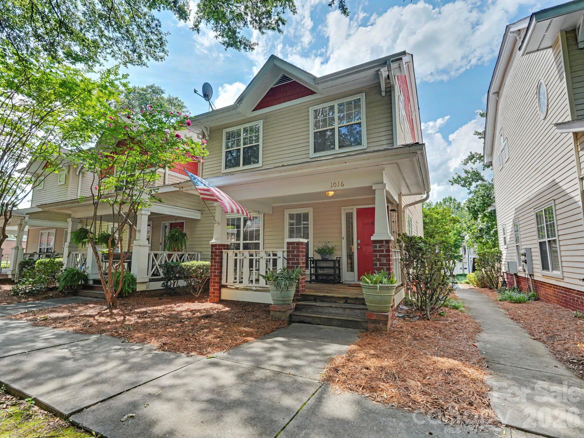 1016 W 1st Street