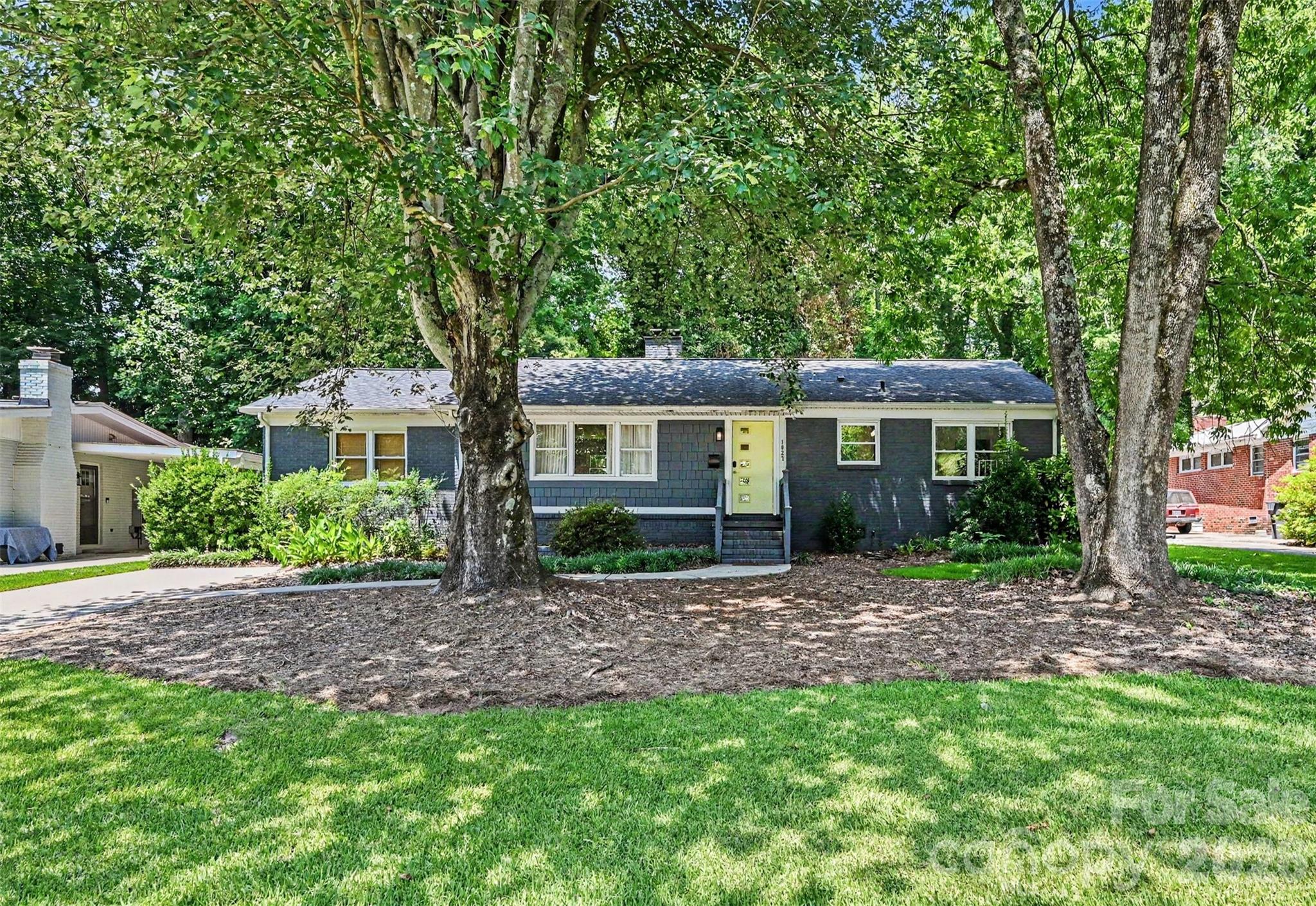 1027 Dresden Drive