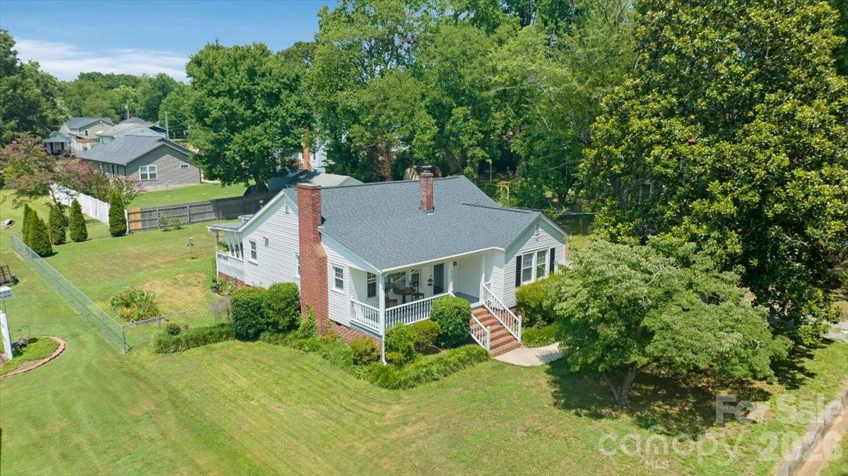 810 Ashwood Street