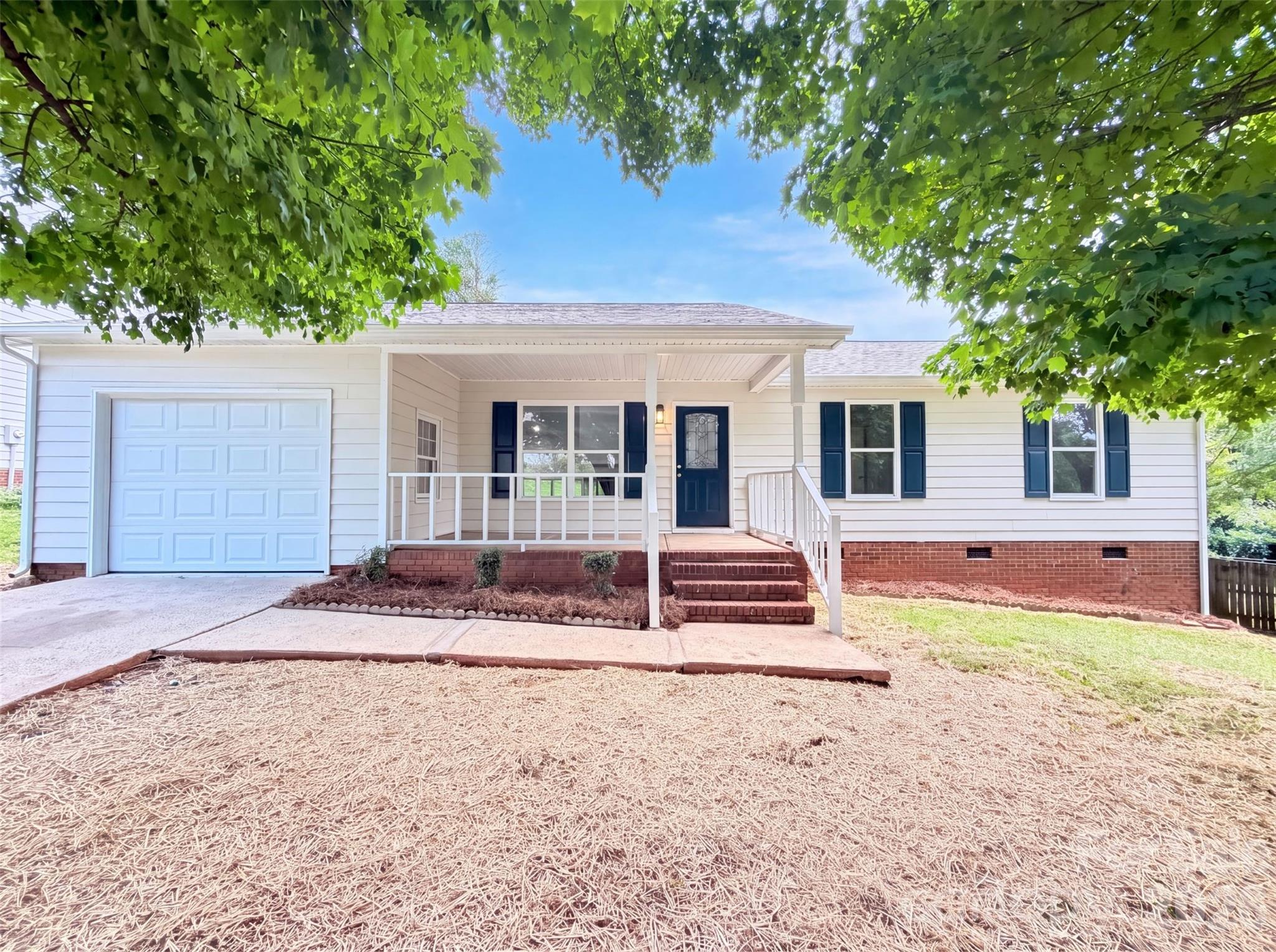 8822 Hunter Green Lane