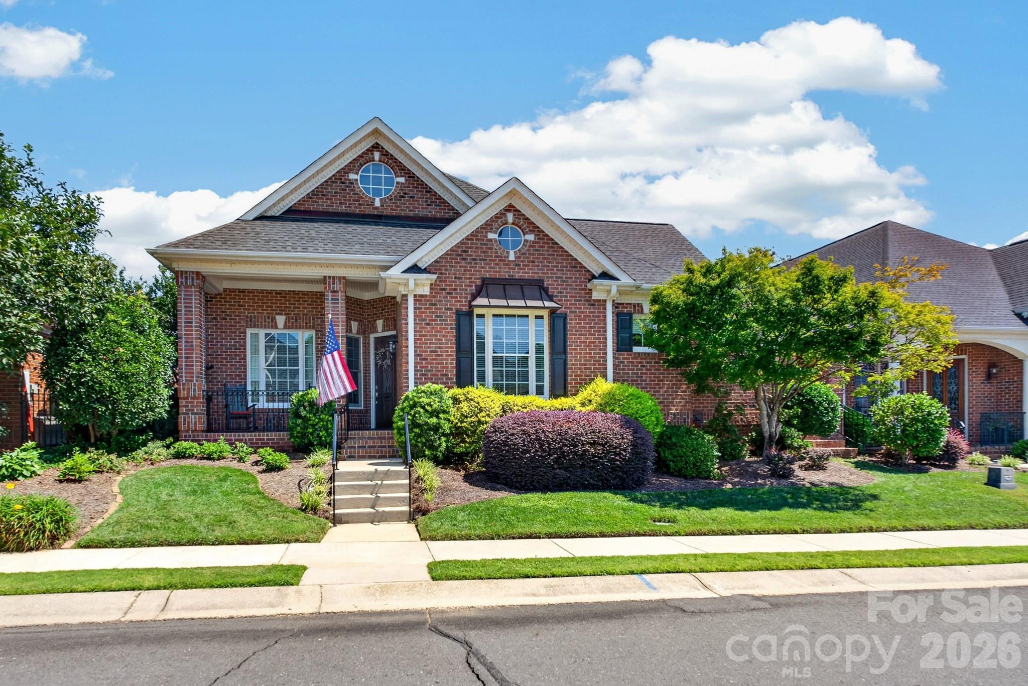 998 Blakeley Walk