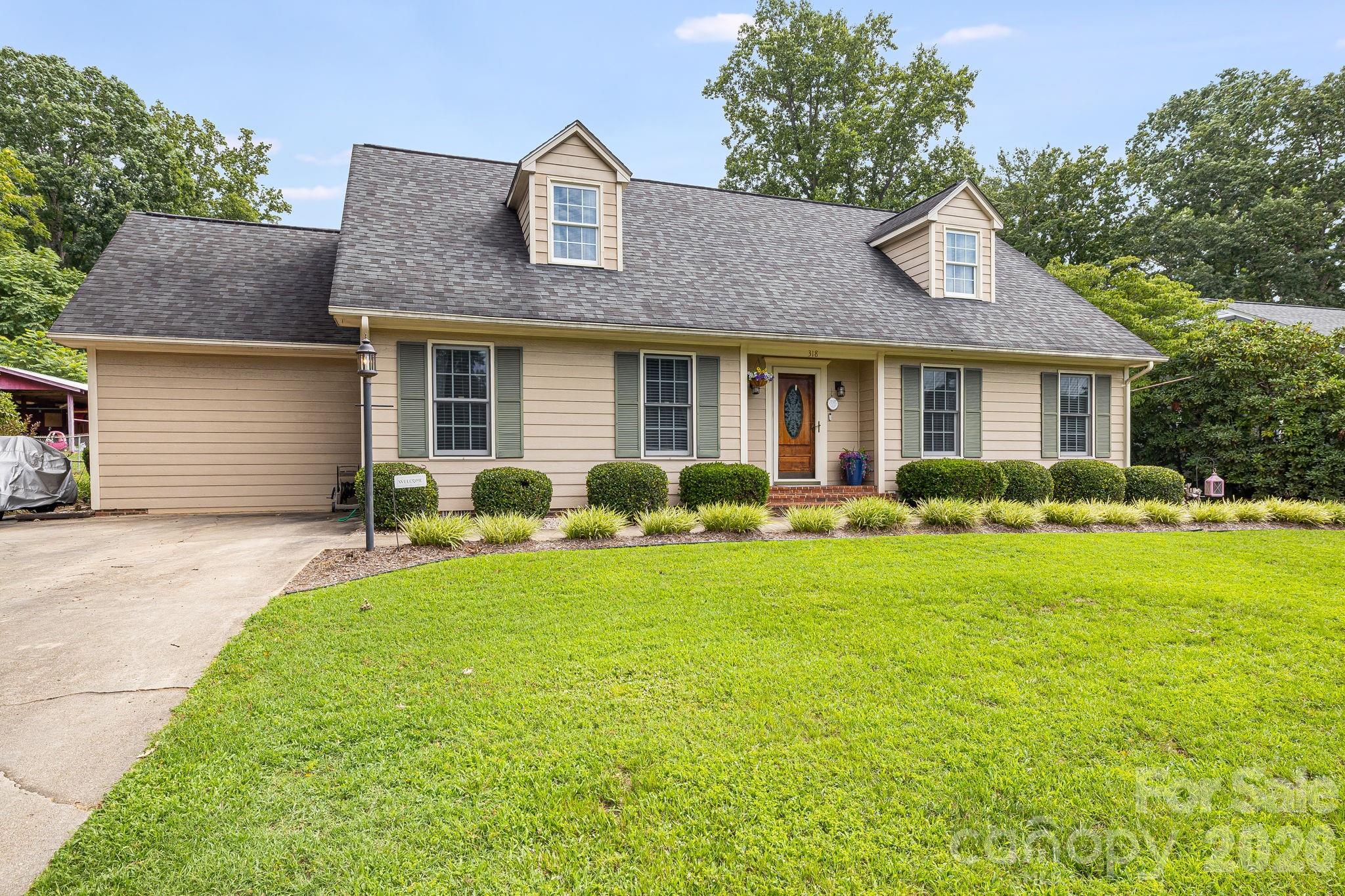 318 Sharon Avenue, Lenoir