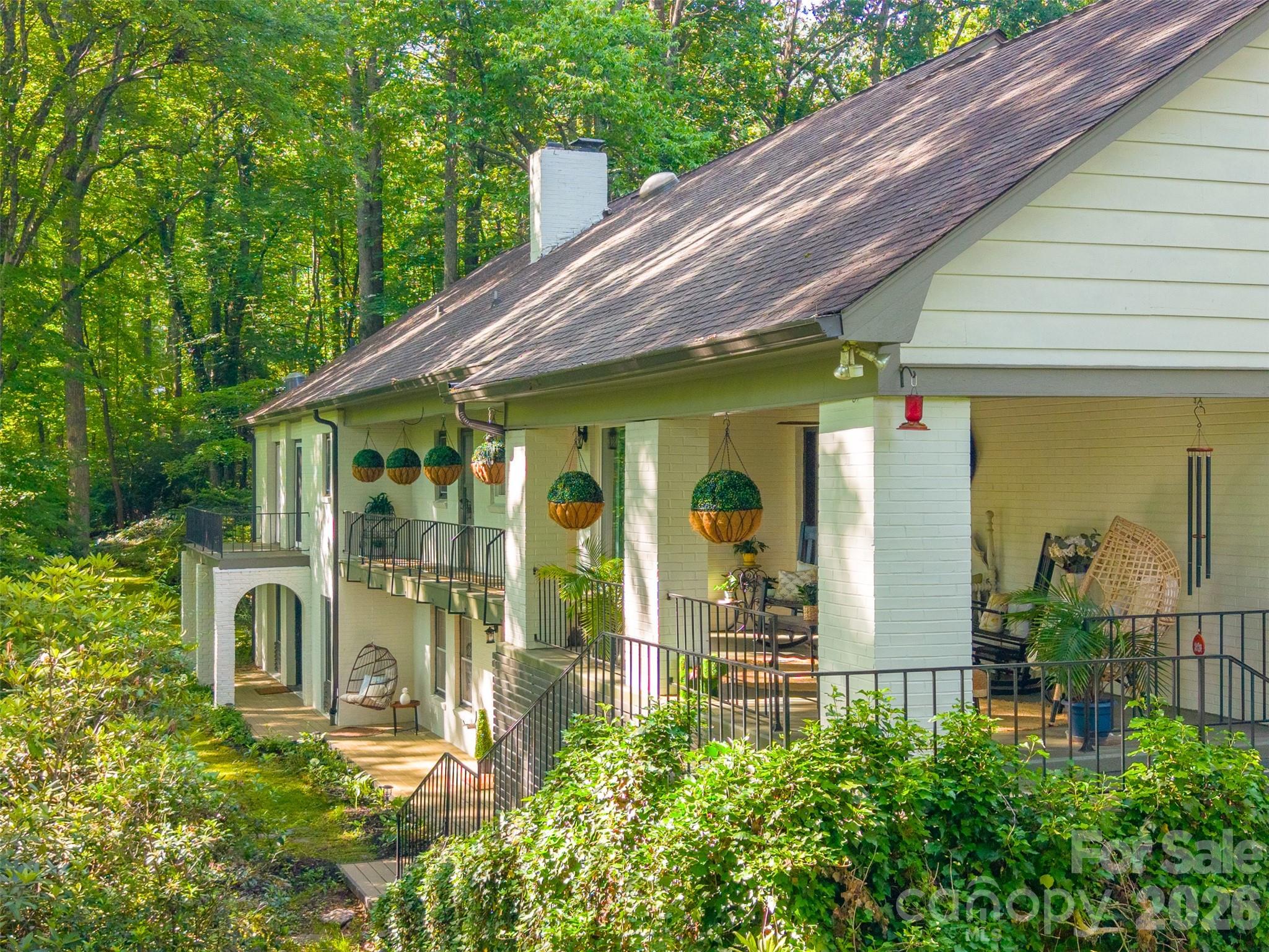 77 Oakwood Lane