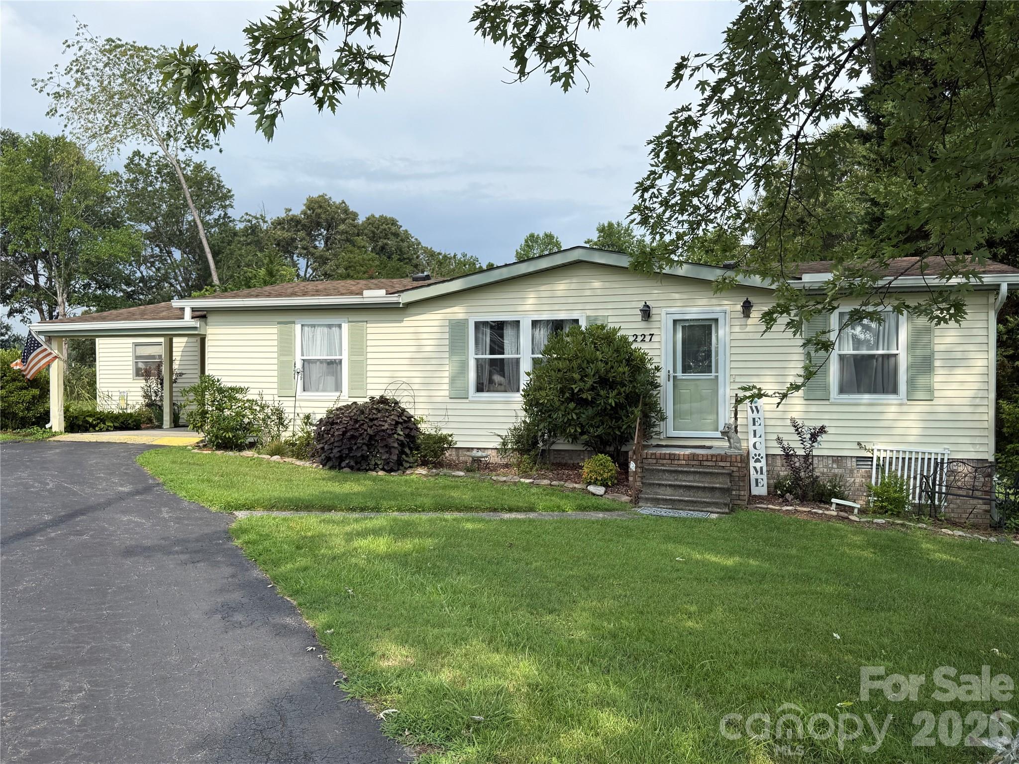 227 Cranbrook Circle