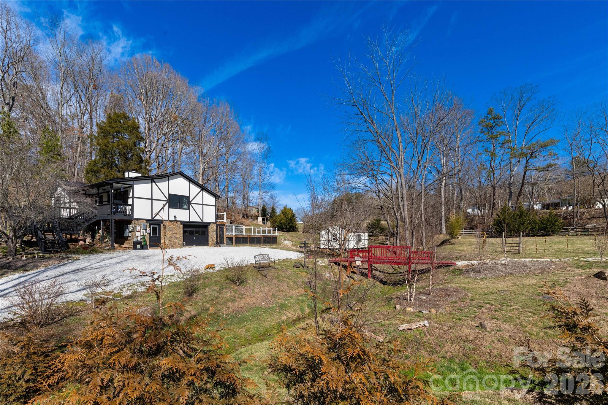 5 Northlake Drive, Weaverville