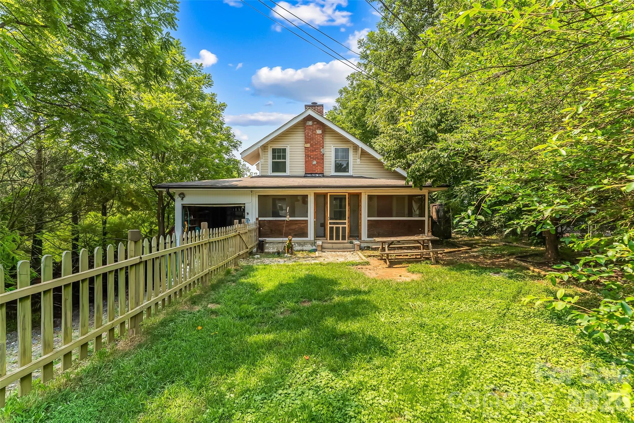 40 Sycamore Circle, Hendersonville
