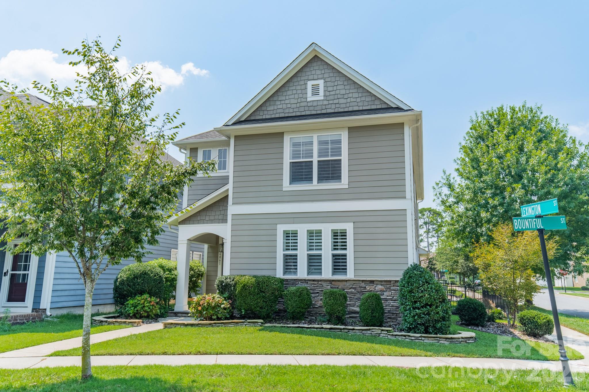 6061 Bountiful Street, Belmont