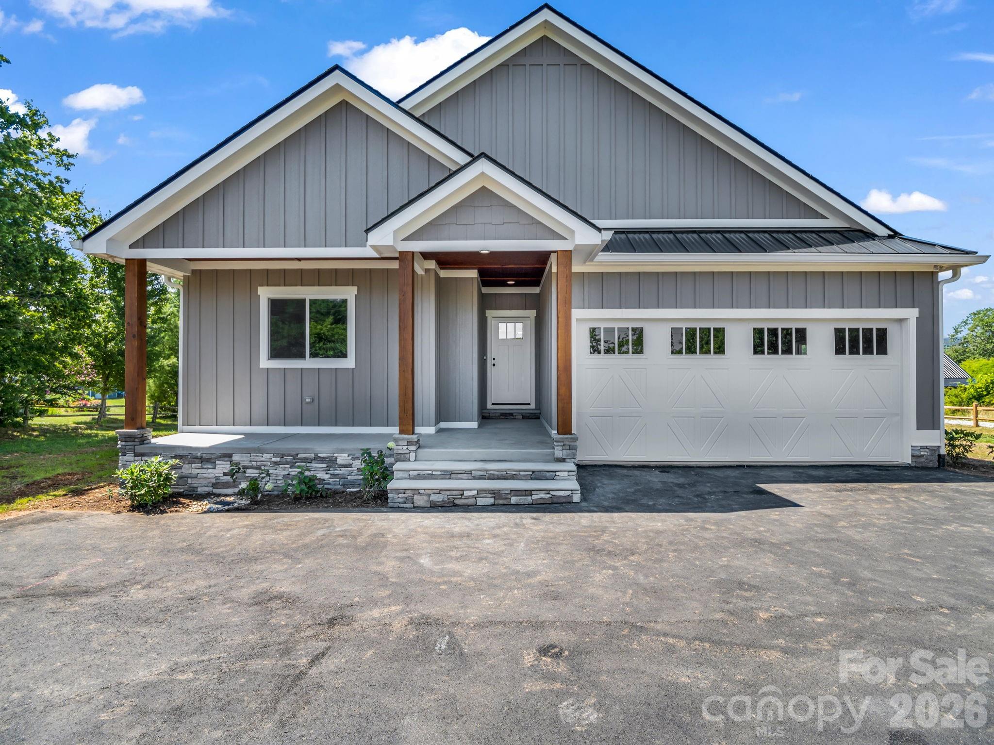 120 Grandview Lane