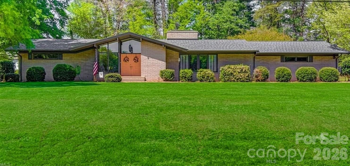 2512 Sunnycrest Drive