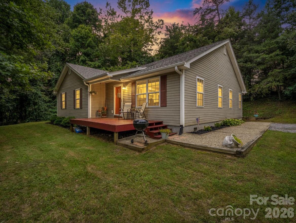 18 Buckle Ridge, Weaverville