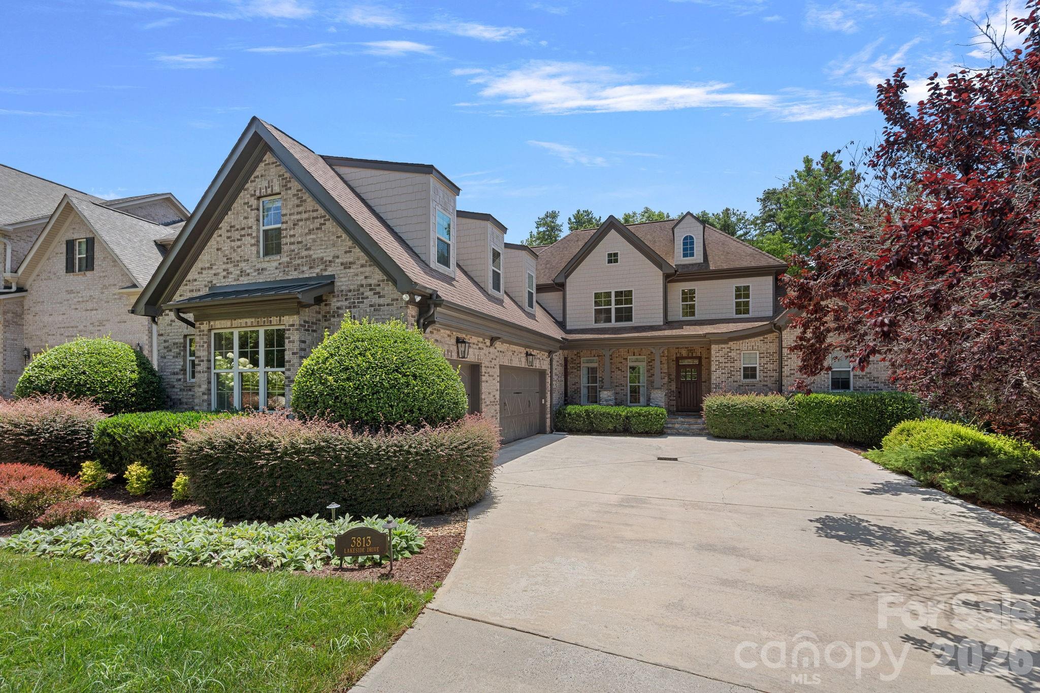 3813 Lakeside Drive