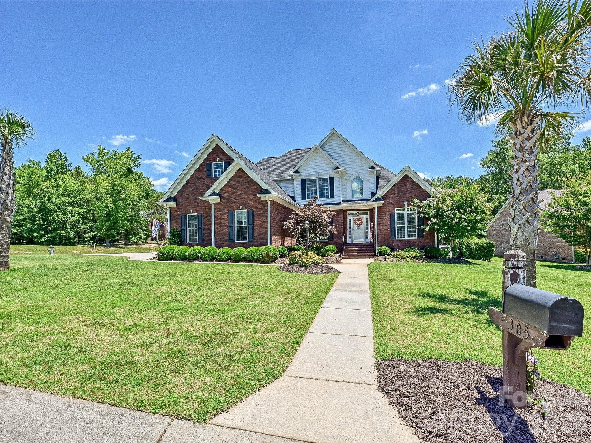 305 Spurs Court