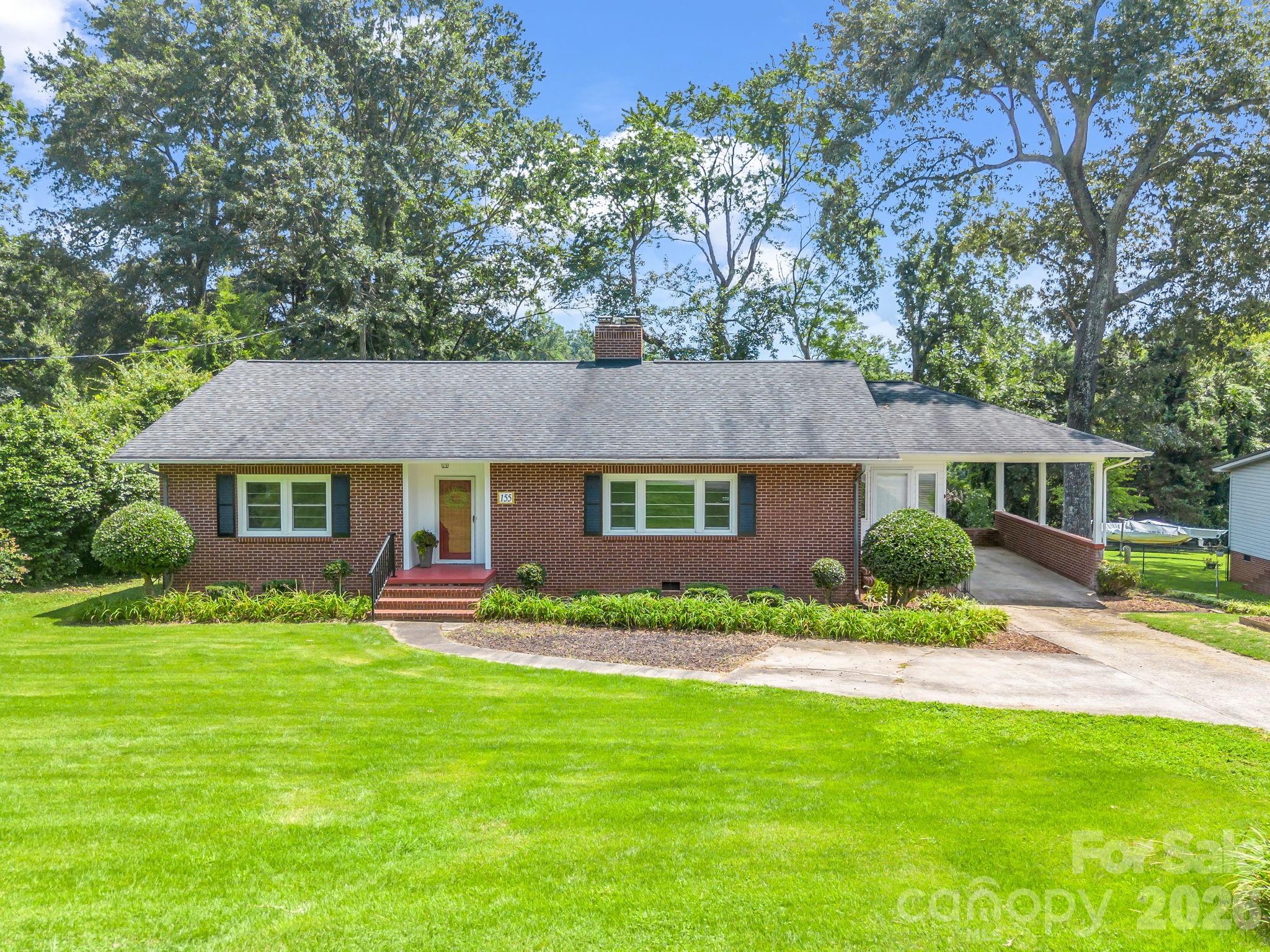 155 Fernwood Circle
