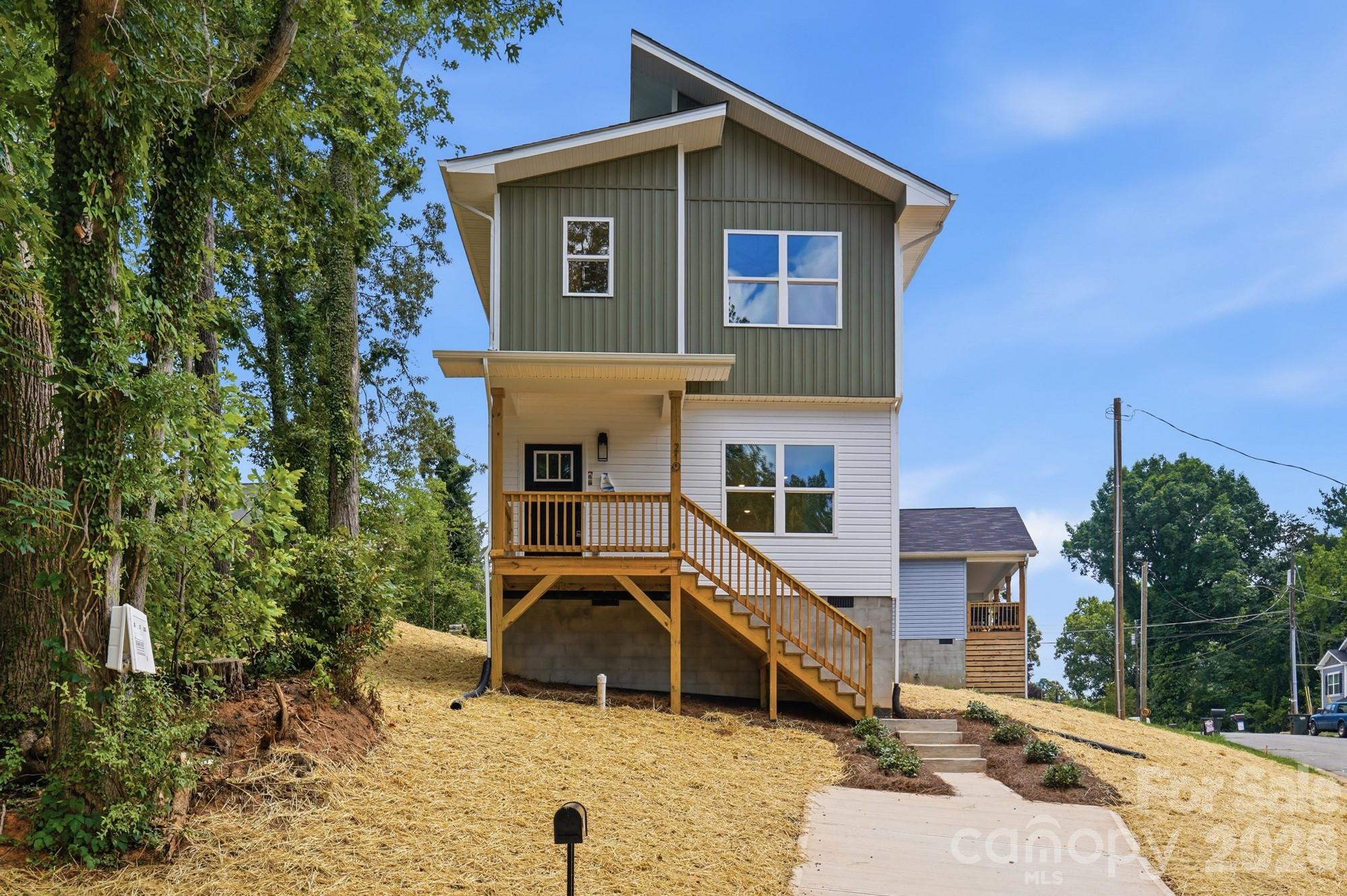 210 8th Avenue Drive
