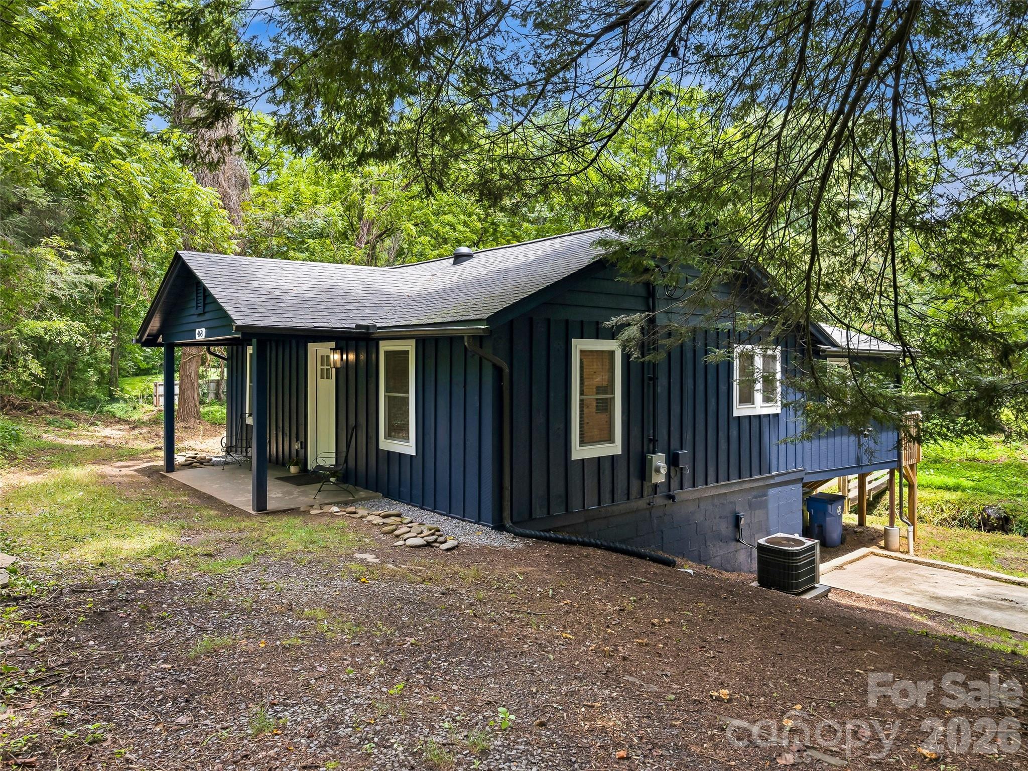 468 Governors View Road property