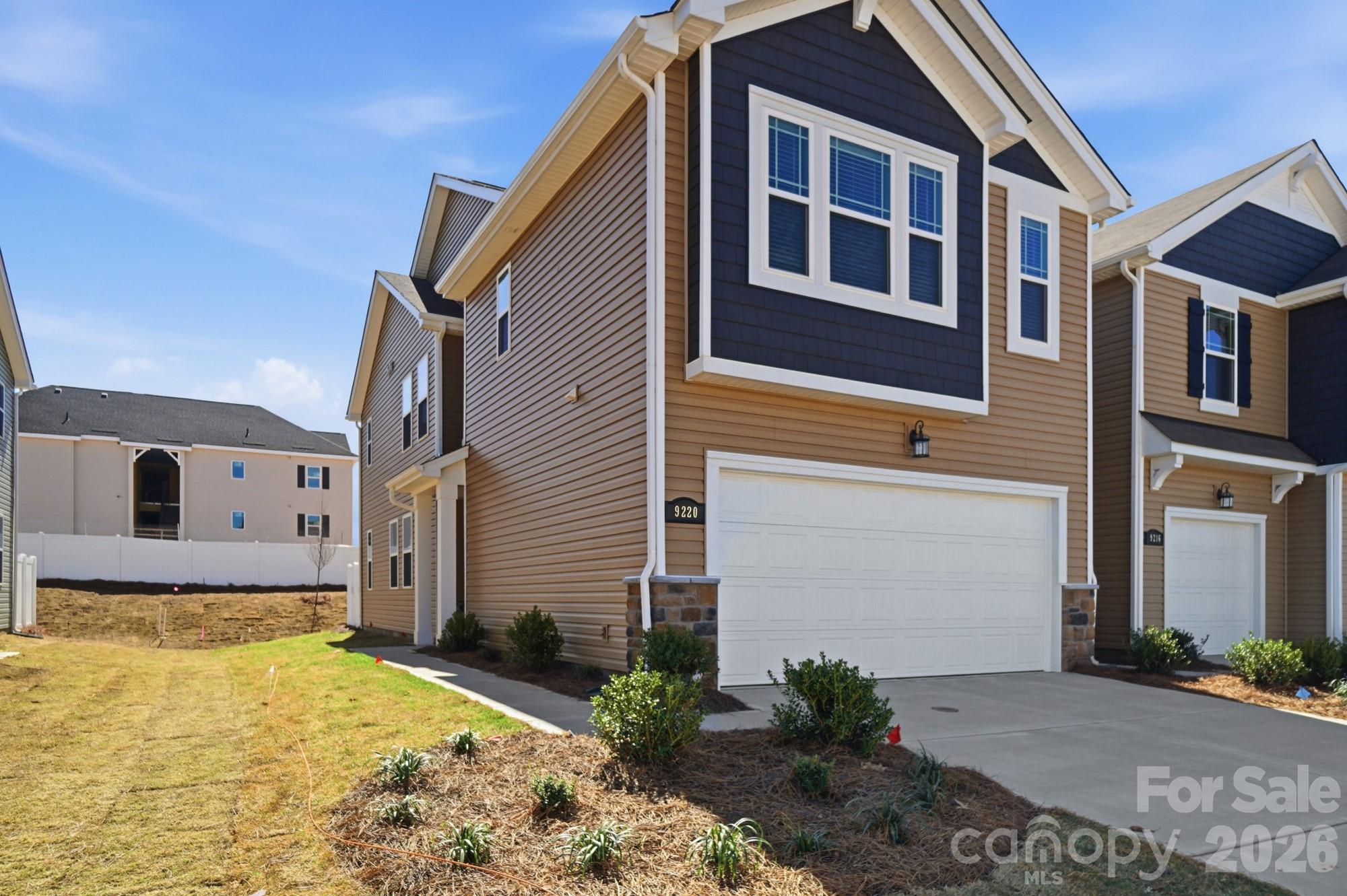 5216 Wyes Oak Lane
