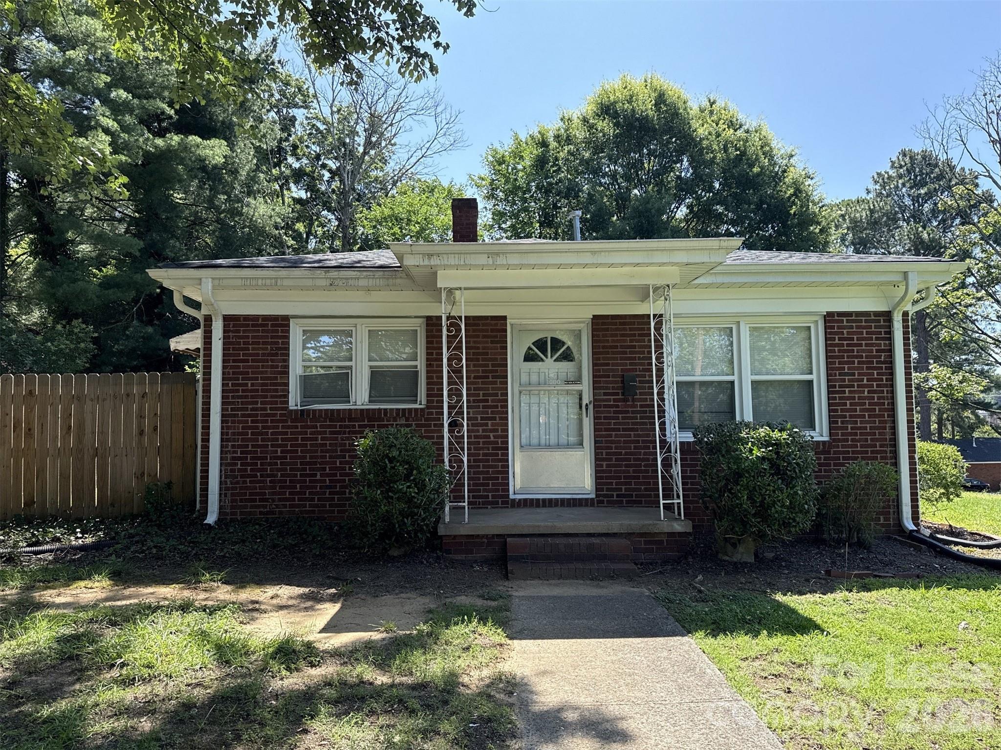 1000 Roanoke Avenue
