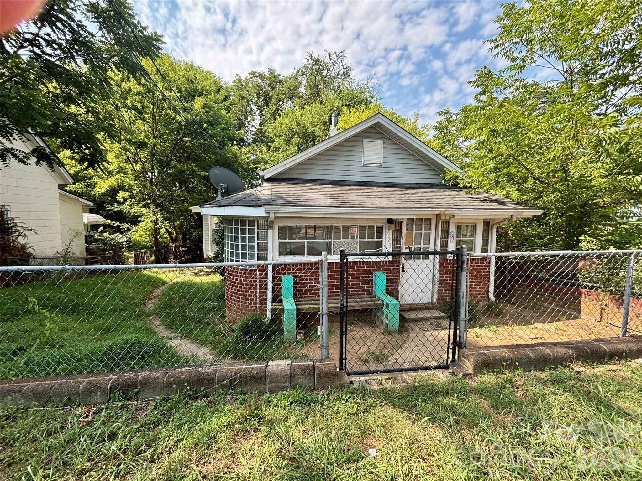 523 Oakwood Avenue