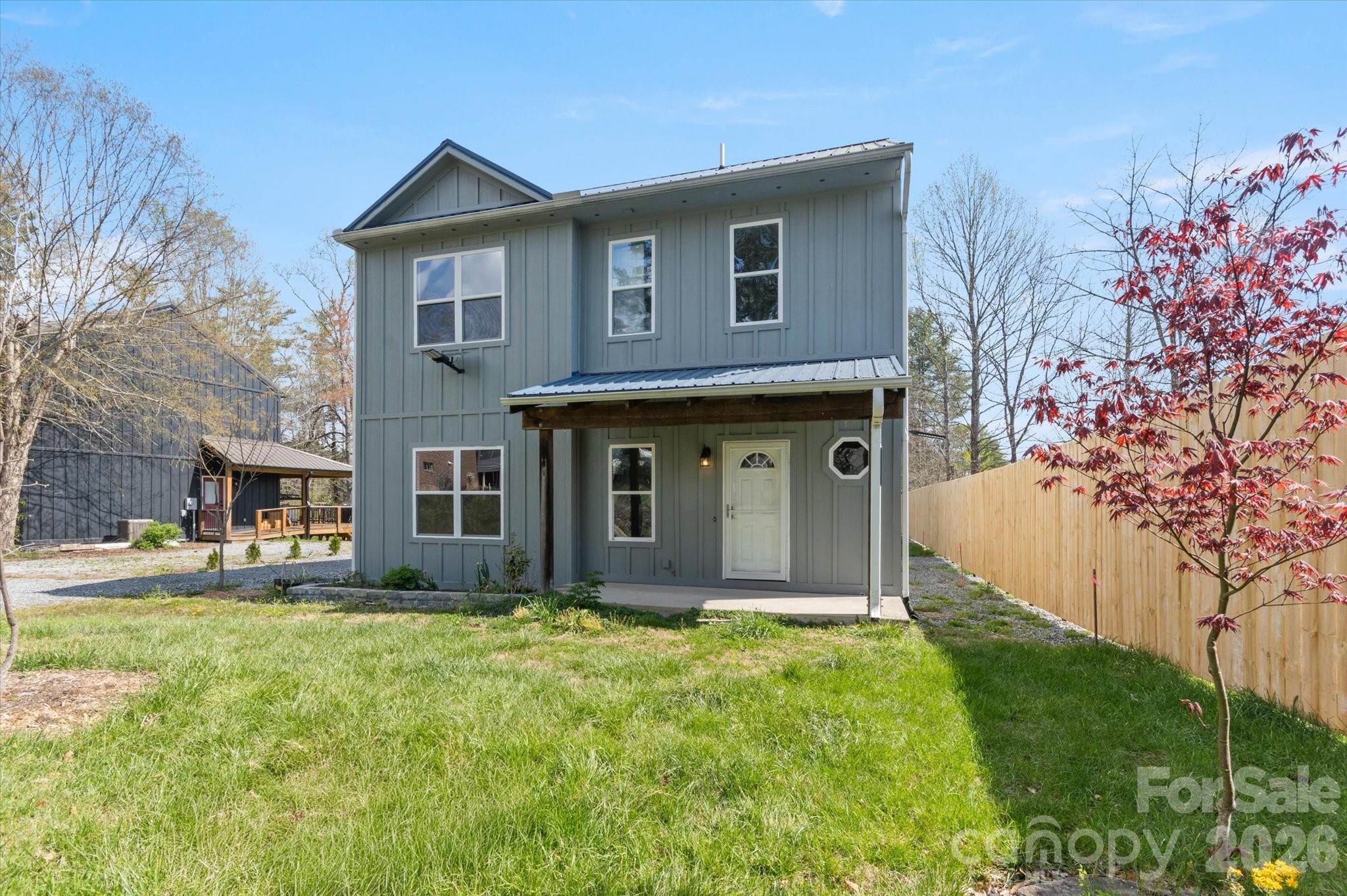 84 Poplar Street, Brevard