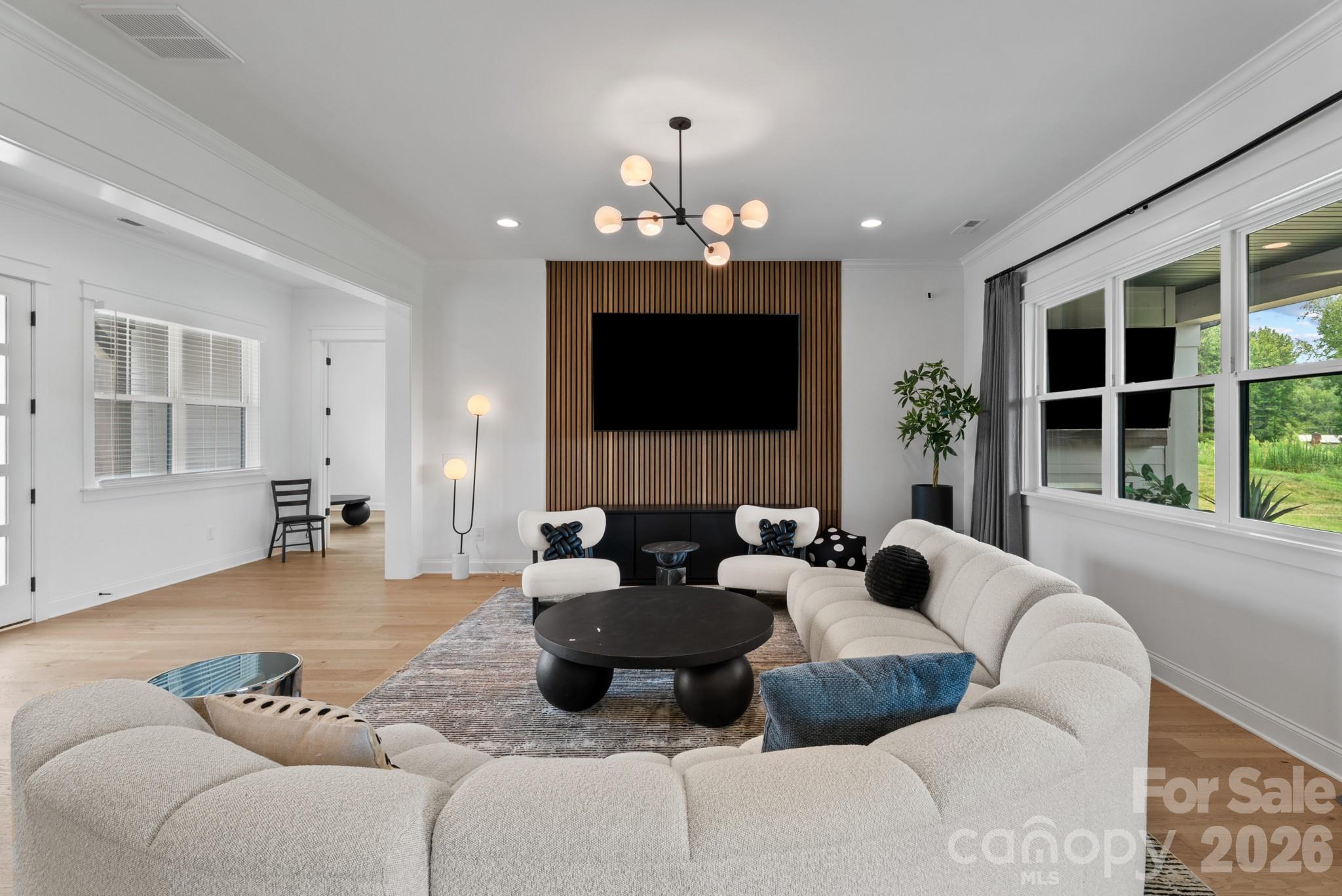 13944 Roosevelt Drive property