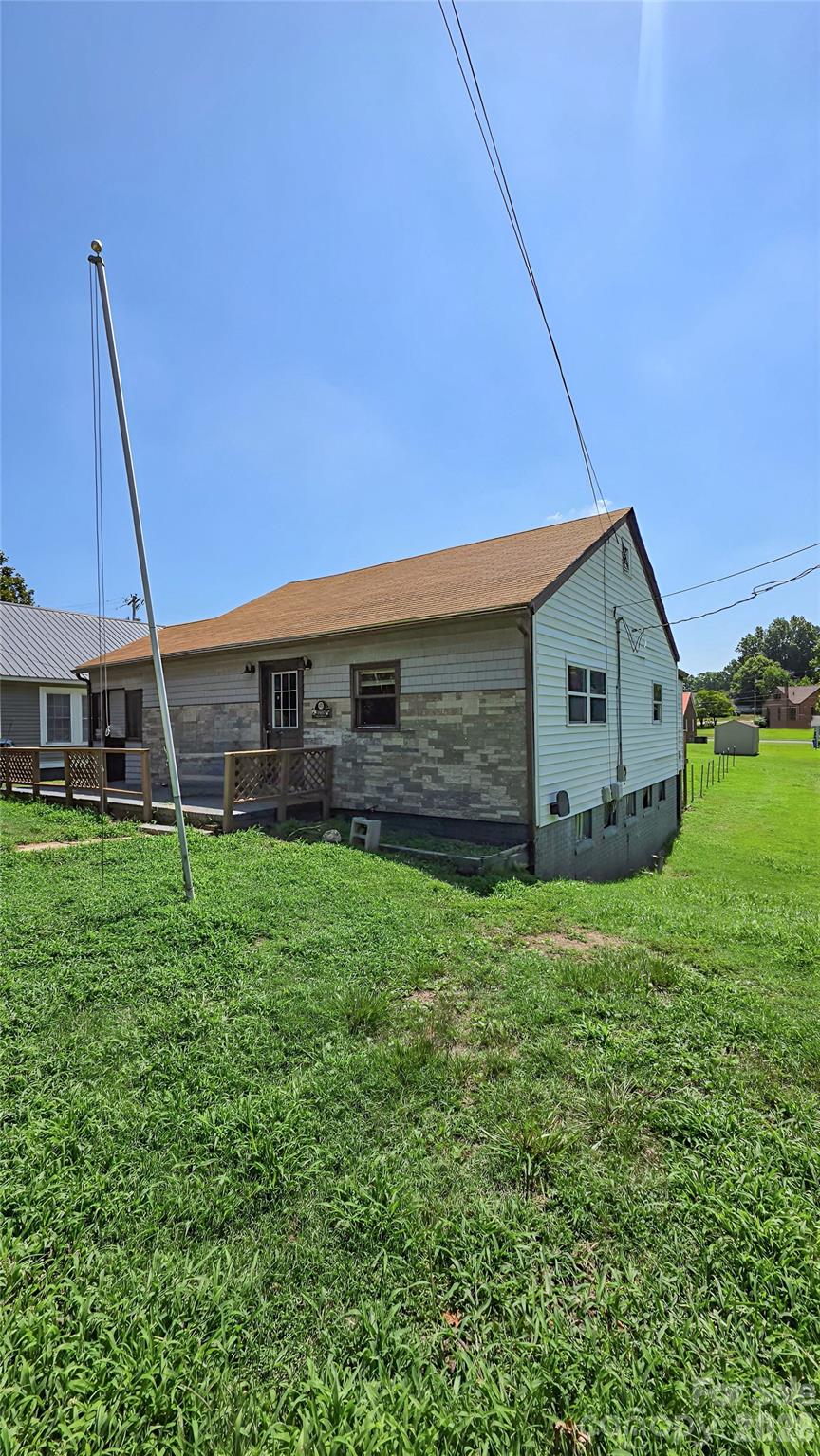 1607 Main Street
