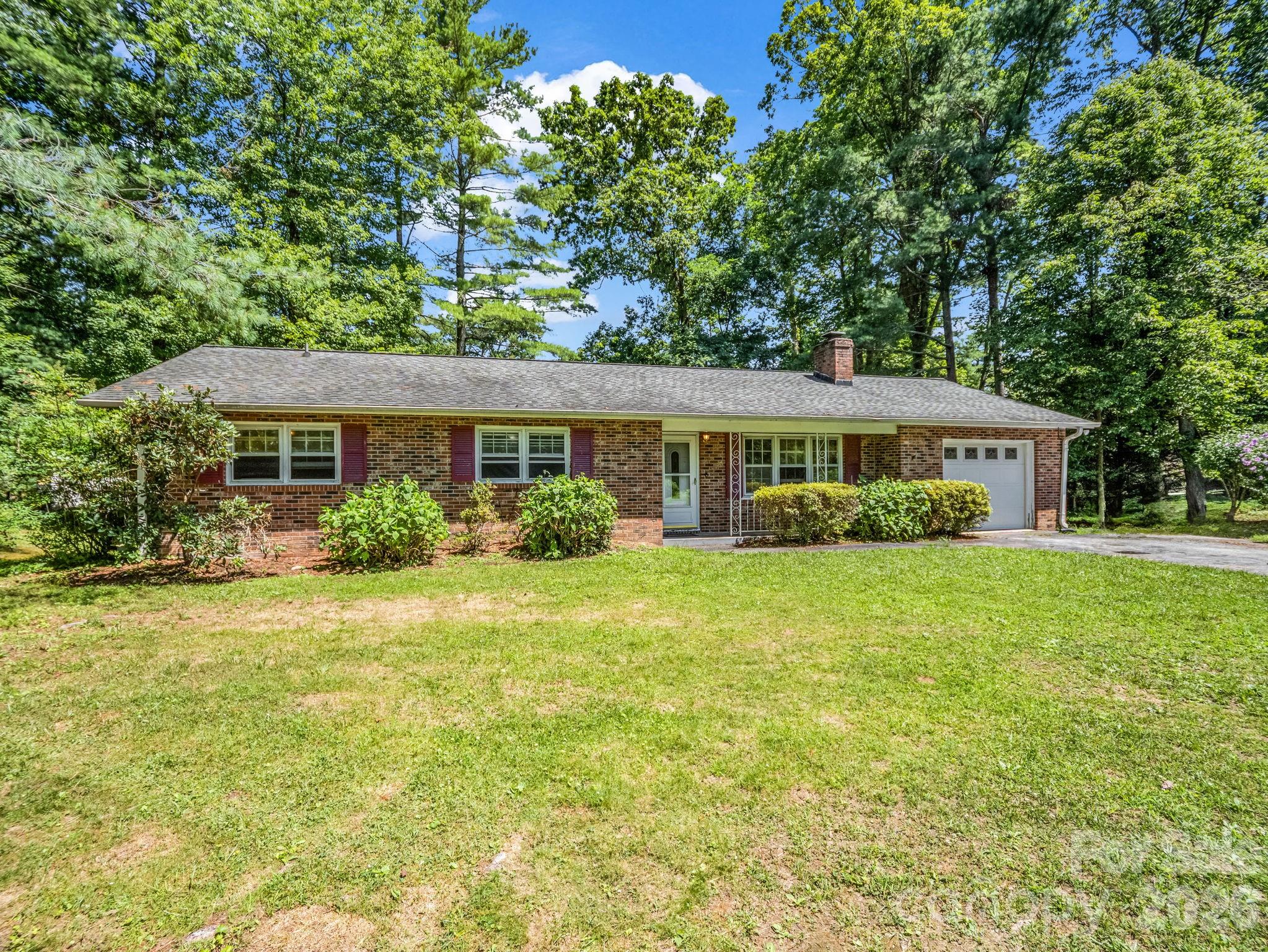 926 Toxaway Court property