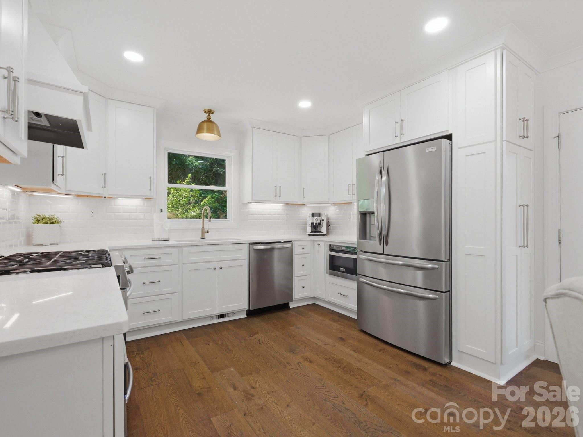 6819 Woodstock Drive