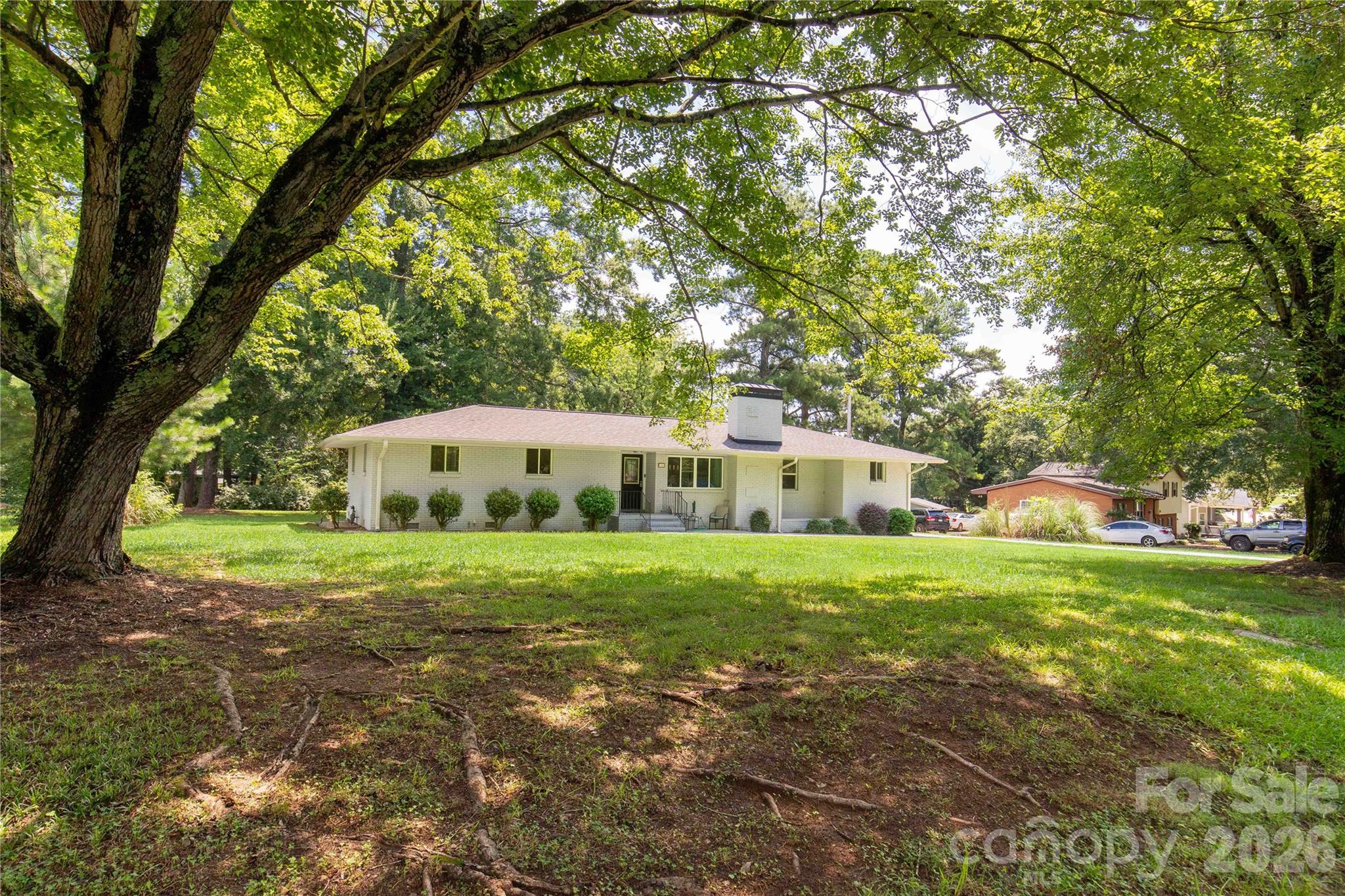 1405 Lakeview Drive